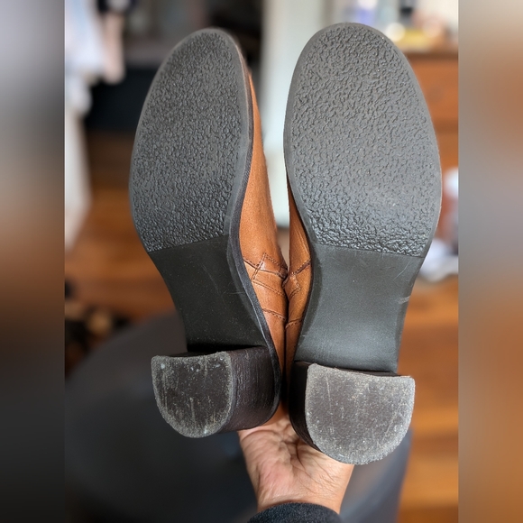 Mid calf tan leather boots - Picture 5 of 7